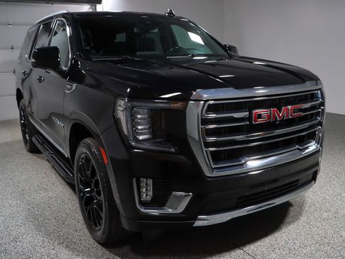 Used 2023 GMC Yukon SLT w/ SLT Luxury Package image 5