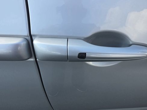 Used 2024 Chrysler Pacifica Touring-L image 17