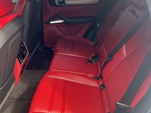 Used 2019 Porsche Cayenne Turbo AWD/4WD image 15