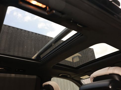 Used 2015 Mercedes-Benz GL 63 AMG 4MATIC image 34