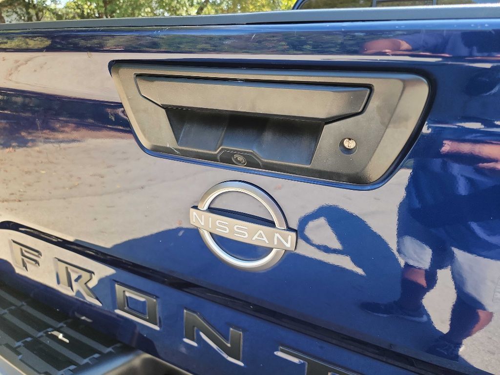 Used 2022 Nissan Frontier SV w/ Technology Package AWD/4WD image 7