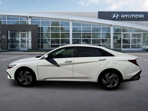 New 2026 Hyundai Elantra Limited FWD image 3
