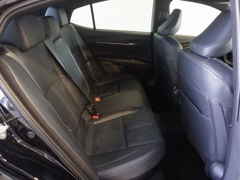 Used 2025 Toyota Camry XSE image 24