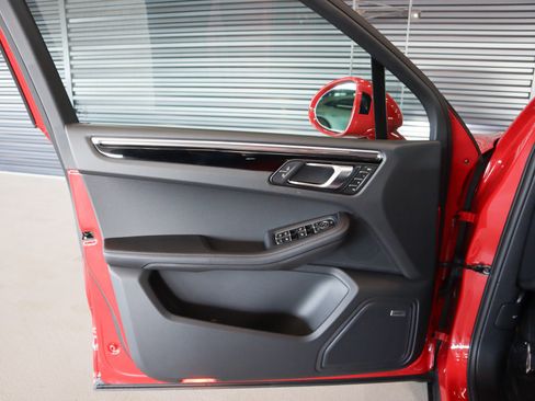 New 2026 Porsche Macan S image 26