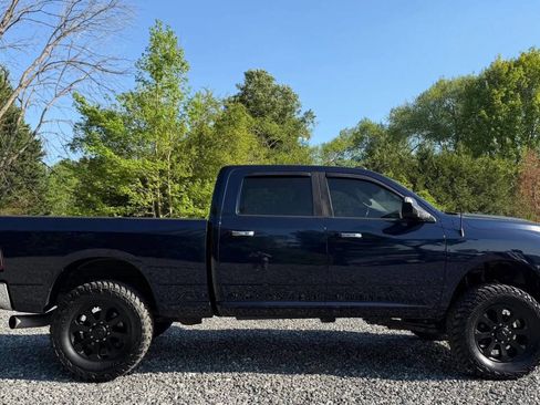 Used 2014 RAM 2500 SLT w/ Luxury Group AWD/4WD image 10