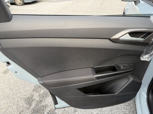 New 2026 Volkswagen Taos SE image 12