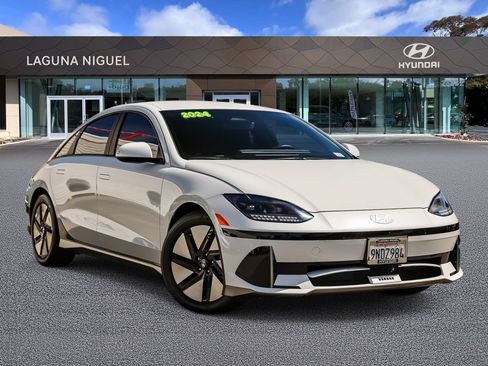 Used 2024 Hyundai Ioniq 6 SE RWD image 1