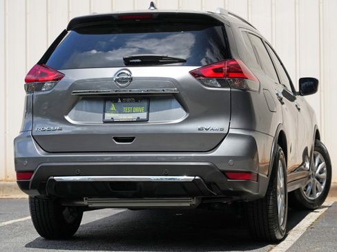 Used 2020 Nissan Rogue SV AWD/4WD image 4