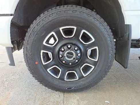Used 2023 Ford F350 Platinum AWD/4WD image 81