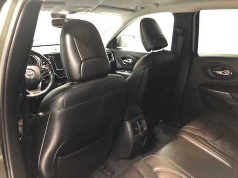 Used 2020 Jeep Cherokee Limited image 17