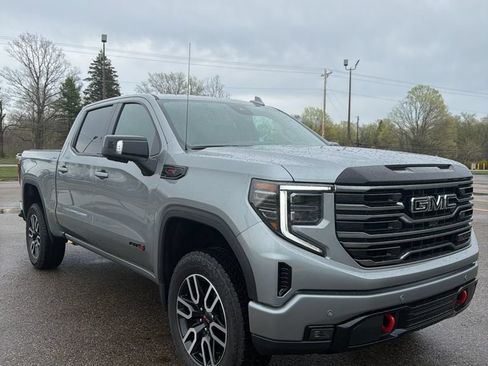 New 2026 GMC Sierra 1500 AT4 w/ LPO, Black Badging Package AWD/4WD image 3