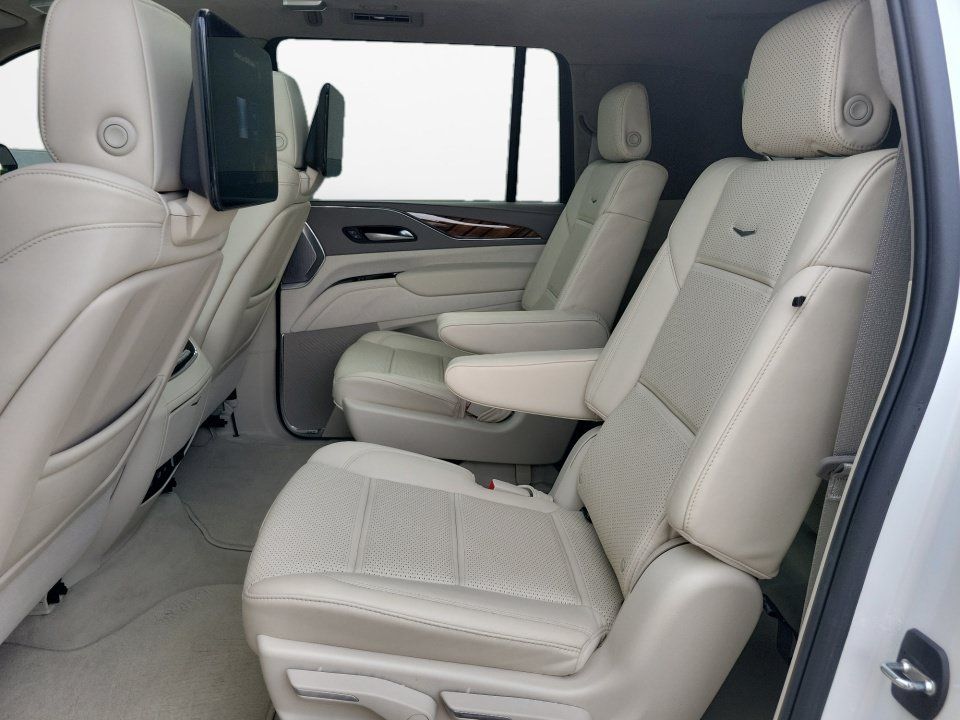 Certified 2024 Cadillac Escalade ESV Premium Luxury Platinum AWD/4WD image 13