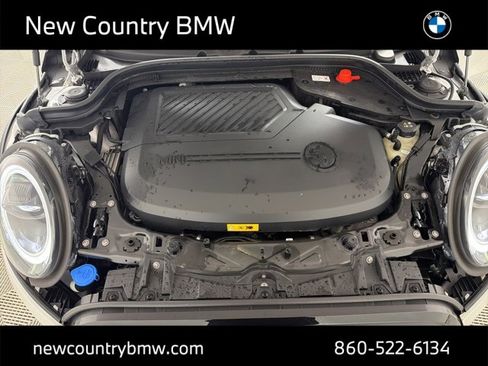 Used 2024 MINI Cooper SE w/ Signature Upholstery Package image 22