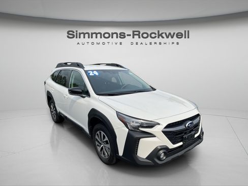 Used 2024 Subaru Outback Premium AWD/4WD image 7