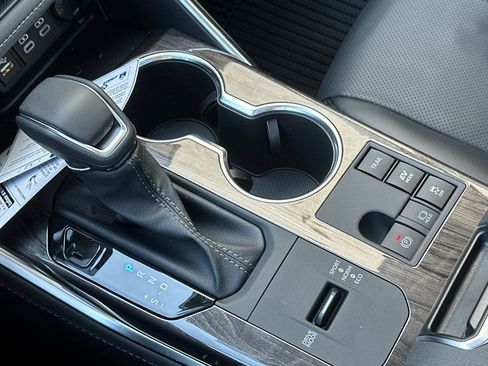 New 2026 Toyota Highlander Platinum AWD/4WD image 21