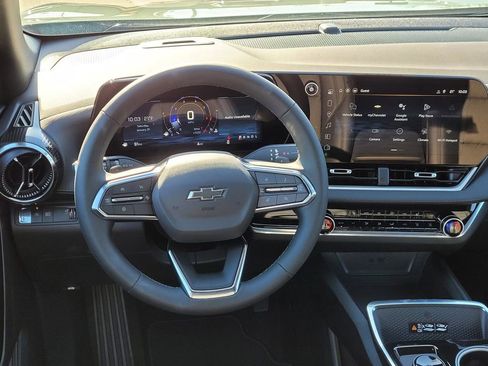 New 2026 Chevrolet Equinox LT w/ Convenience Package II image 12