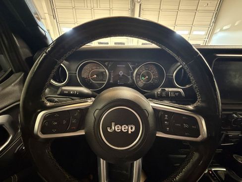 Used 2020 Jeep Wrangler Unlimited Sahara AWD/4WD image 15