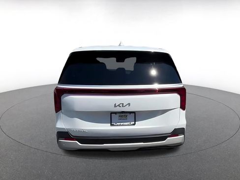 Used 2026 Kia Carnival FWD image 9