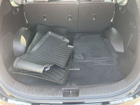 Used 2019 Hyundai Santa Fe Limited w/ Cargo Package image 8