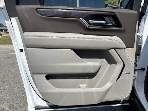 New 2026 GMC Yukon XL Elevation w/ Elevation Premium Package AWD/4WD image 13