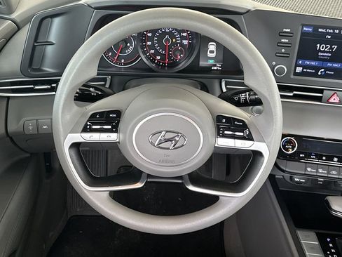 Used 2021 Hyundai Elantra SEL image 16