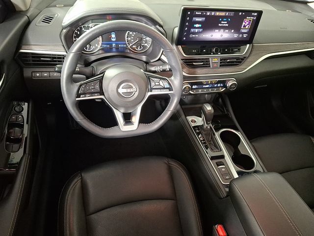 Used 2024 Nissan Altima 2.5 SL FWD image 2