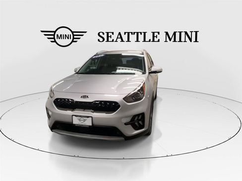 Used 2020 Kia Niro EX FWD image 4