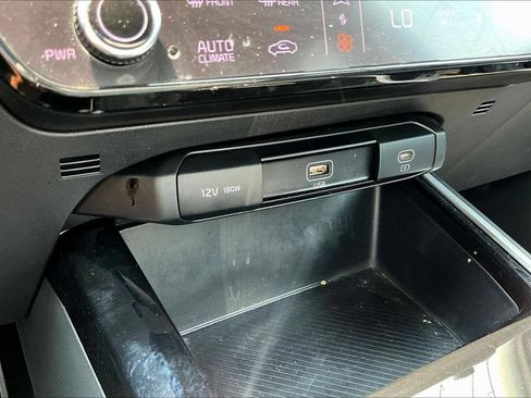 Used 2026 Kia Niro LX FWD image 12