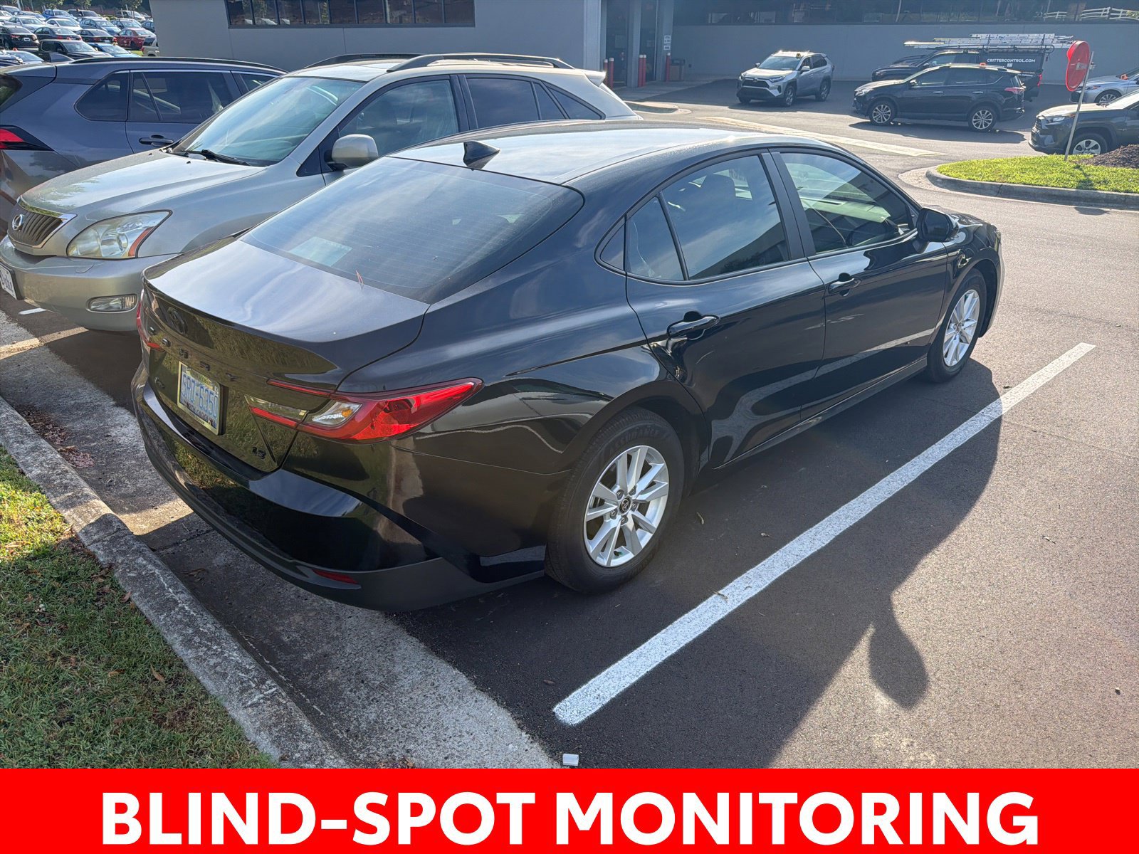 Used 2025 Toyota Camry LE FWD image 7