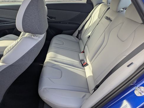 Certified 2025 Hyundai Elantra Limited w/ Cargo Package image 8