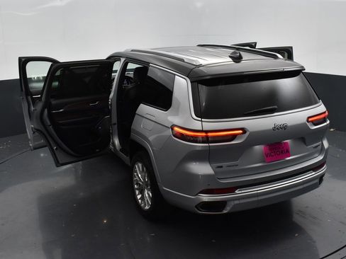 Used 2021 Jeep Grand Cherokee L Summit w/ Luxury Tech Group V image 20