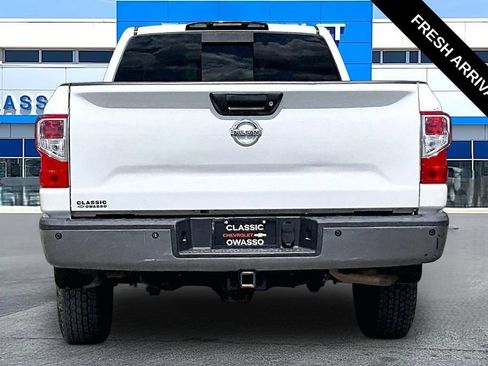 Used 2017 Nissan Titan S AWD/4WD image 4