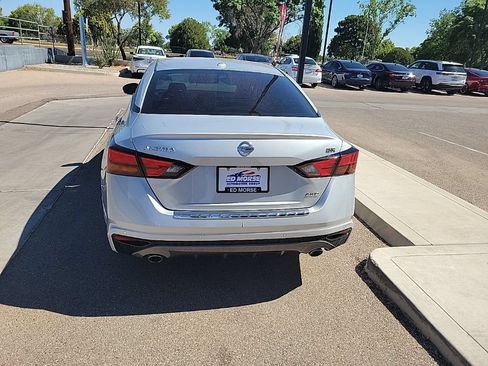 Used 2022 Nissan Altima 2.5 SR AWD/4WD image 6