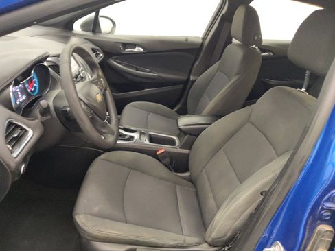 Used 2017 Chevrolet Cruze LT w/ RS Package FWD image 17