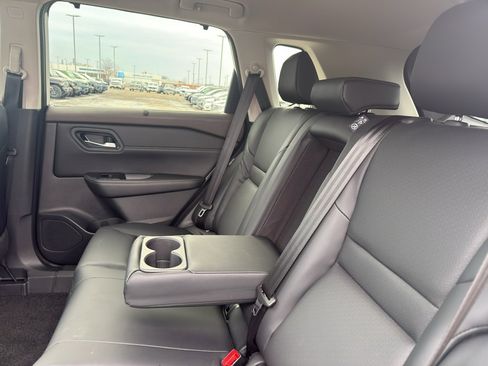 Certified 2023 Nissan Rogue SV w/ SV Premium Package image 34