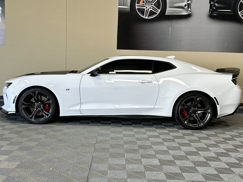 Used 2018 Chevrolet Camaro SS image 7