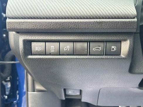 Used 2025 Toyota Camry SE w/ Convenience Package image 72