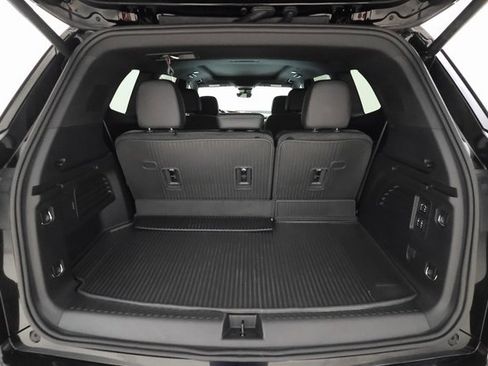 Certified 2025 Buick Enclave Avenir image 21