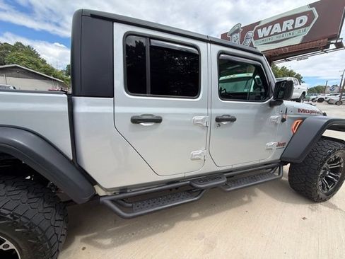Used 2023 Jeep Gladiator Mojave w/ Trailer Tow Package AWD/4WD image 9