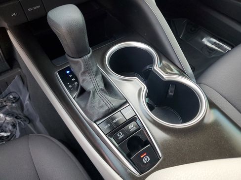 Used 2023 Toyota Camry LE image 28