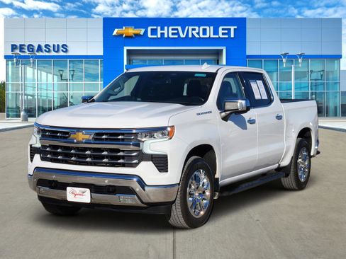 Used 2023 Chevrolet Silverado 1500 LTZ image 2