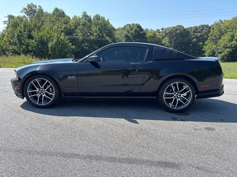 Used 2012 Ford Mustang GT RWD image 2