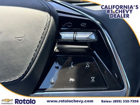 Used 2026 Cadillac Vistiq Platinum w/ LPO, Floor Liner Package AWD/4WD image 18