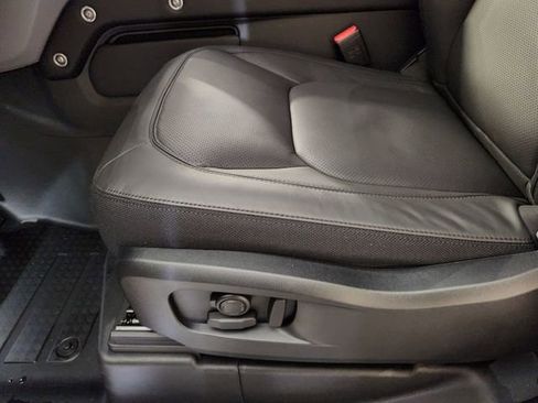 New 2026 Land Rover Defender 90 V8 image 23