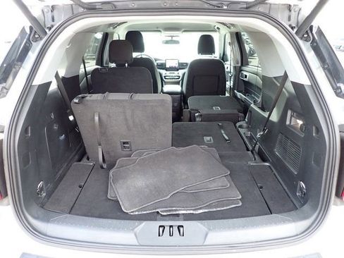 Used 2024 Ford Explorer XLT w/ Class IV Trailer Tow Package image 10