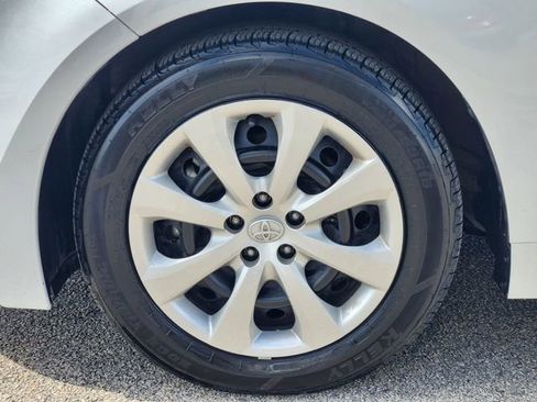 Used 2025 Toyota Corolla LE FWD image 7