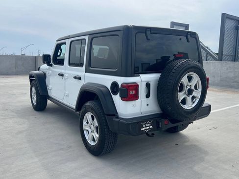 Used 2018 Jeep Wrangler Unlimited Sport S AWD/4WD image 9