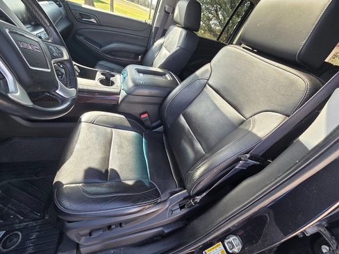 Used 2016 GMC Yukon XL SLT w/ Open Road Package AWD/4WD image 10