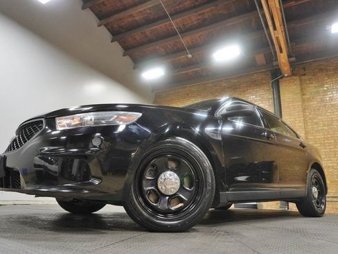 Used 2017 Ford Taurus Police Interceptor AWD image 3