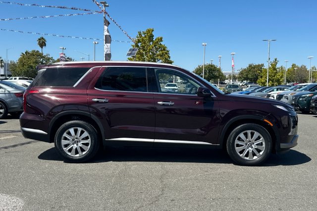Used 2024 Hyundai Palisade SEL FWD image 3